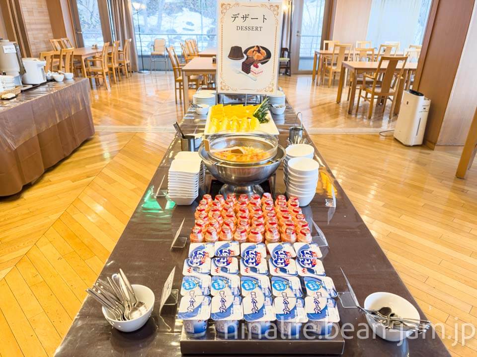 山形・蔵王国際ホテル朝食のデザート